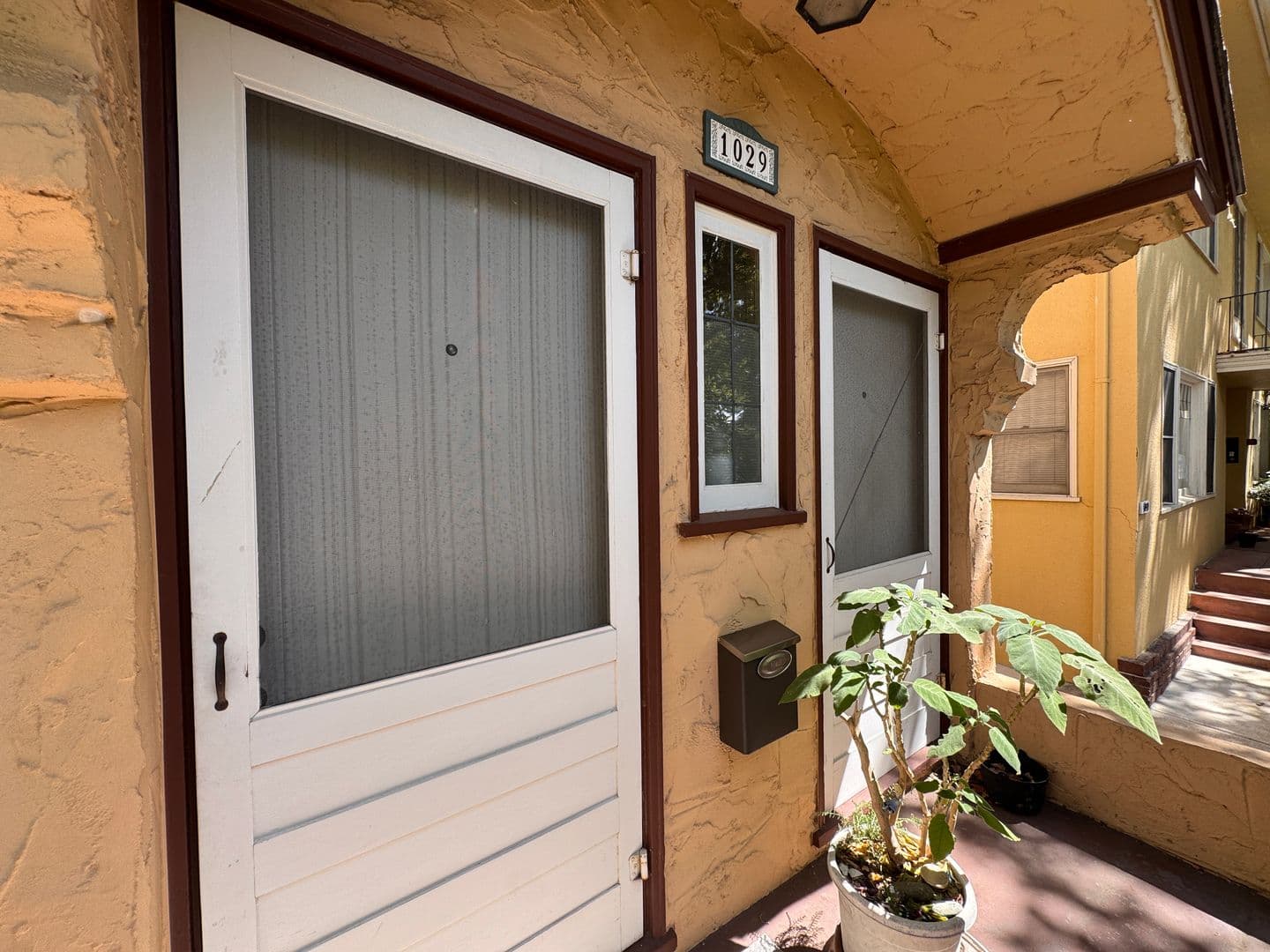 Sacramento Apartment: 1029 33rd Street