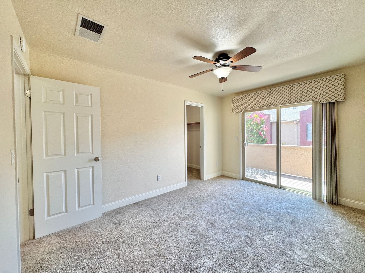 Sacramento Condo: 966 Q Street
