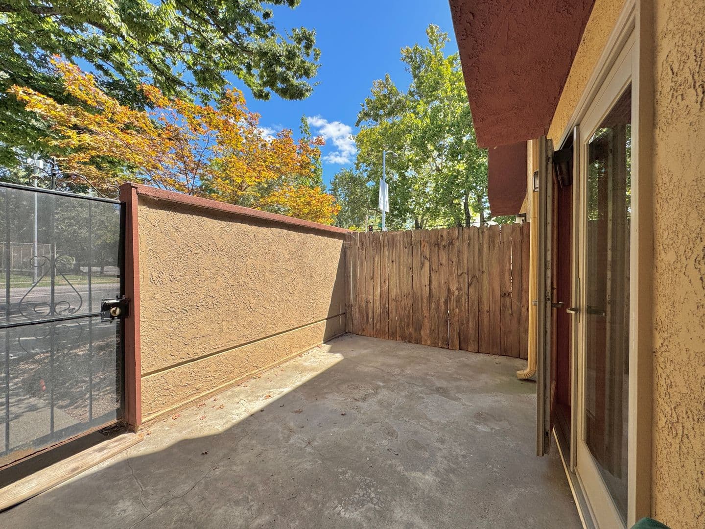 Sacramento Condo: 966 Q Street
