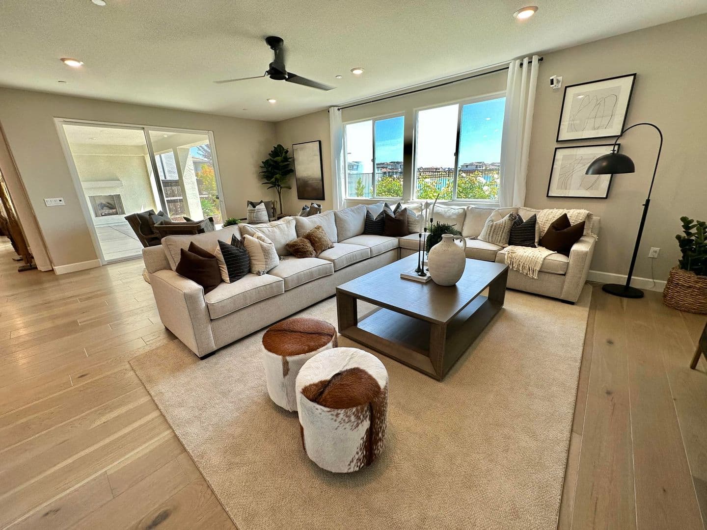Sacramento House: 5726 Ebbshore Street
