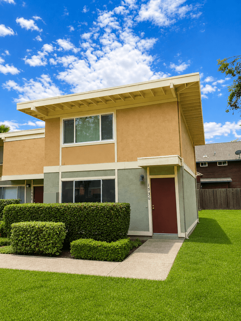 Davis House: 1536 Drake Drive