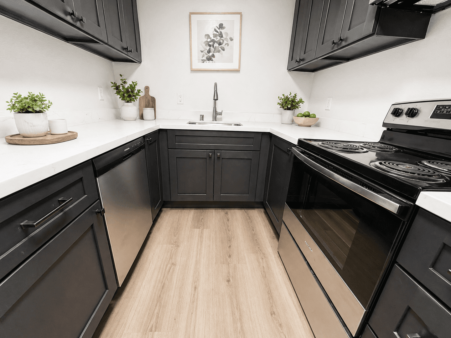 Davis Apartment: 819 Adams Terrace - Unit B