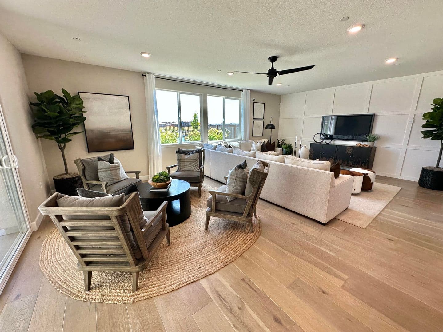 Sacramento House: 5726 Ebbshore Street