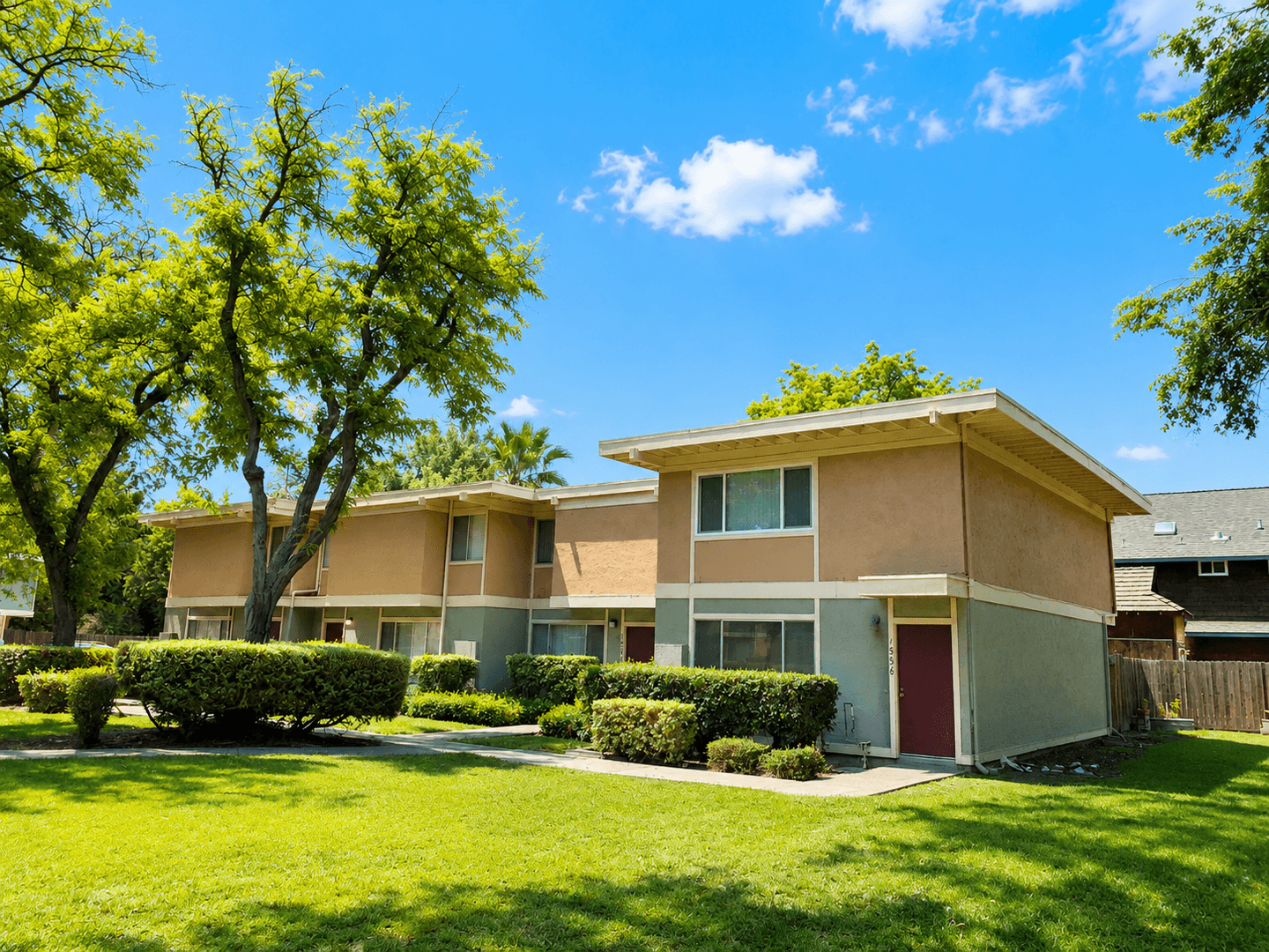 Davis House: 1536 Drake Drive