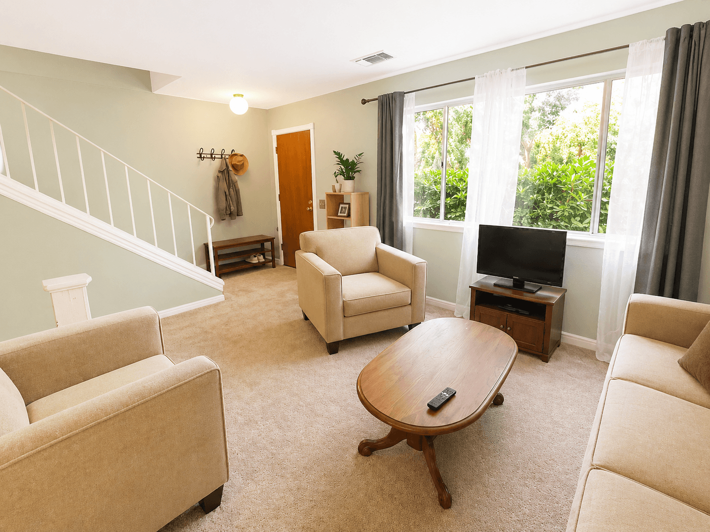 Davis House: 1536 Drake Drive