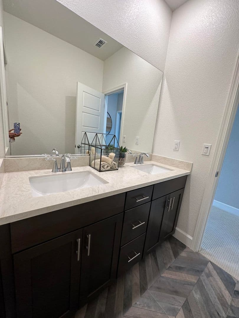 Sacramento House: 5726 Ebbshore Street