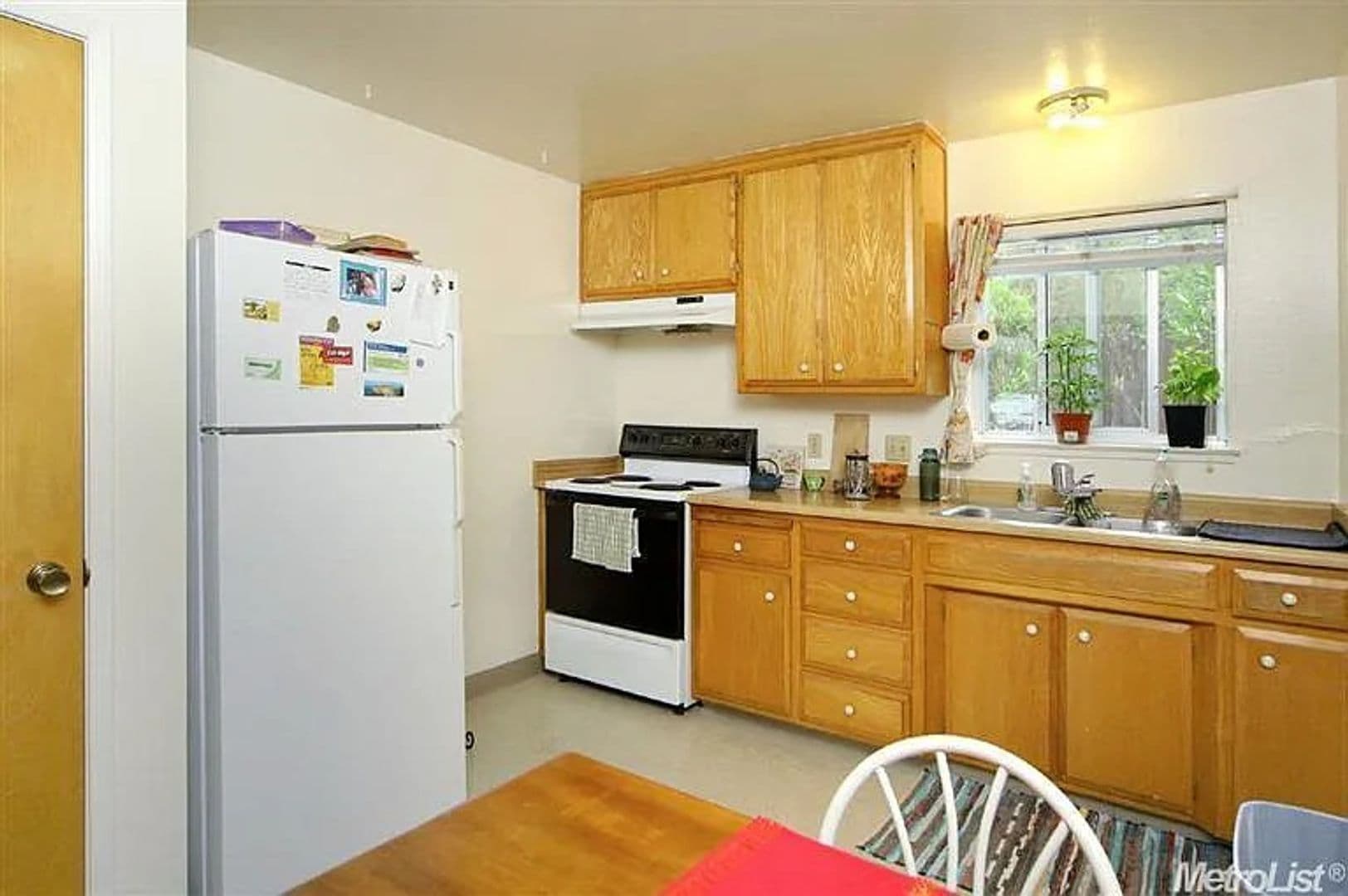 Davis Apartment: 635 Adams St