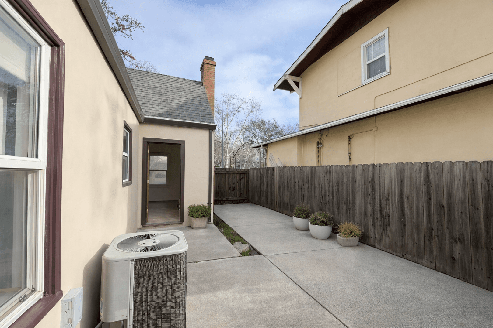 Davis House: 329 B St