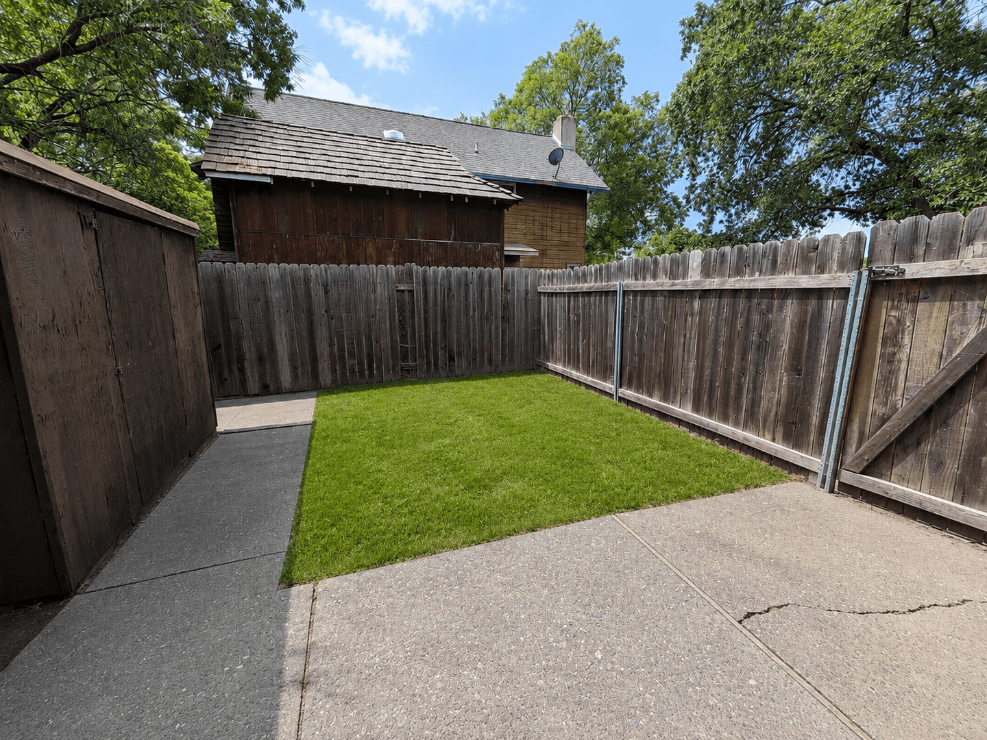 Davis House: 1536 Drake Drive
