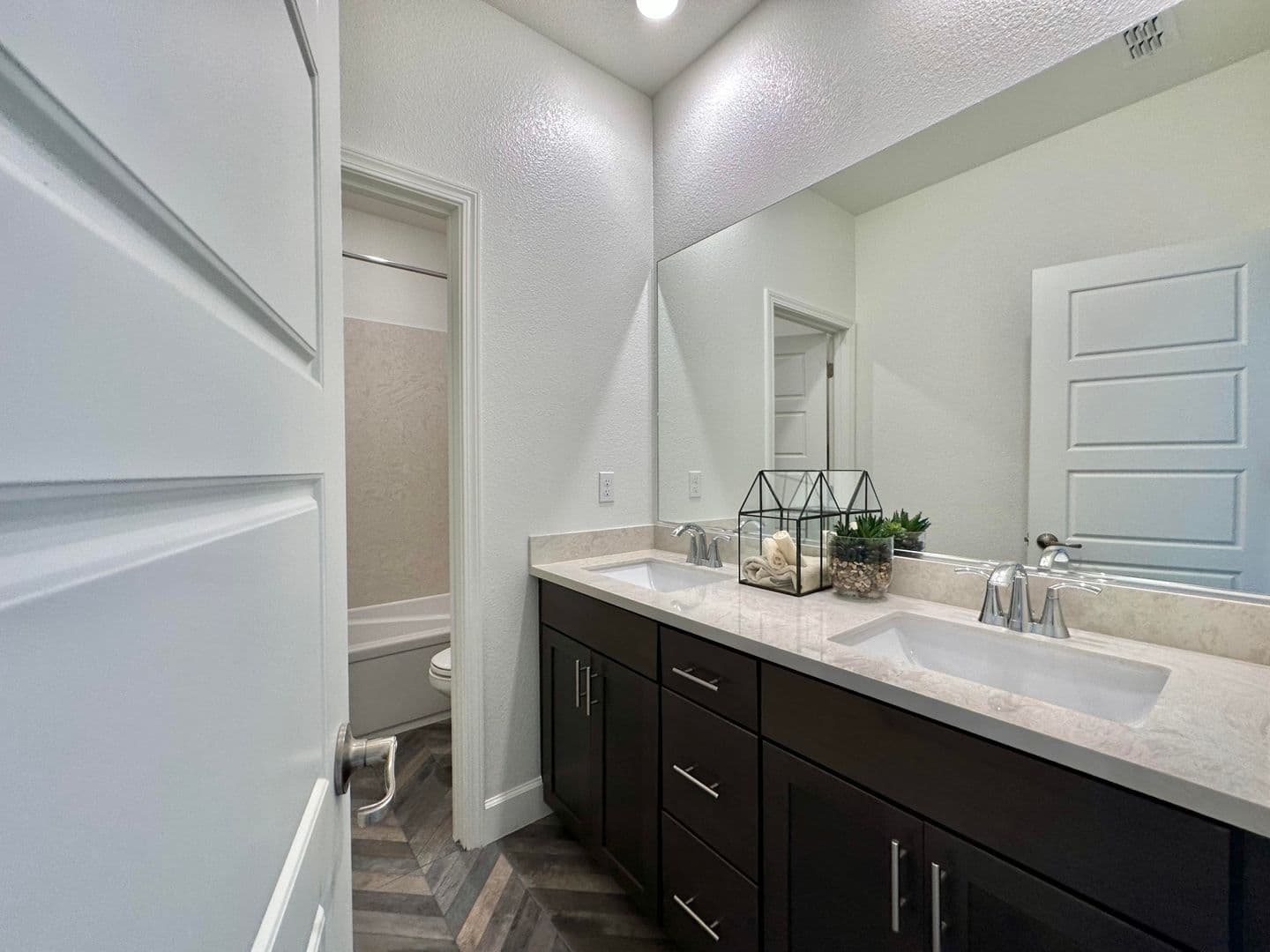 Sacramento House: 5726 Ebbshore Street