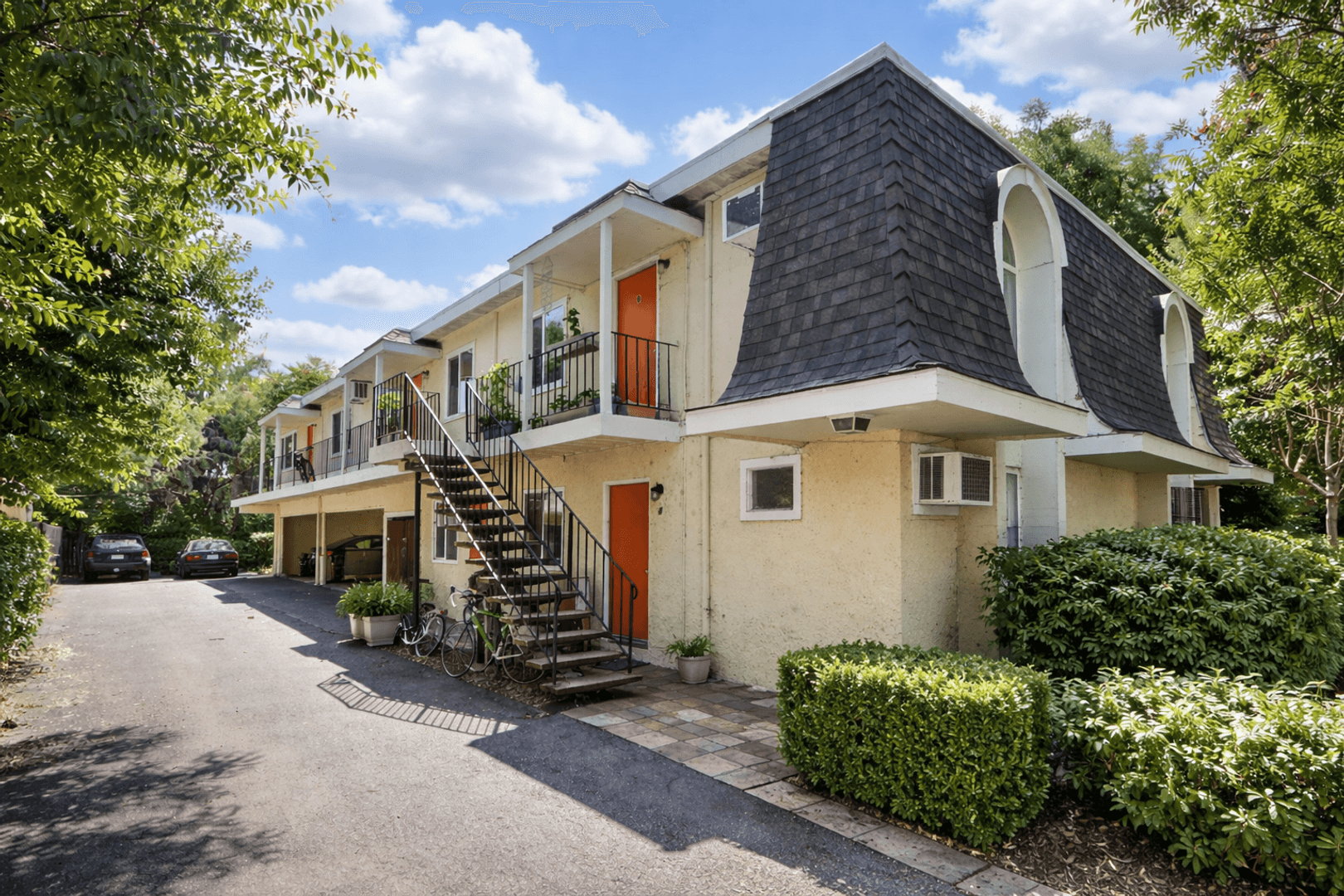 Davis House: 516 K Street, Apt C