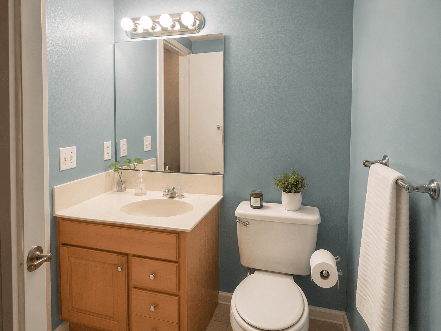 Davis House: 1536 Drake Drive