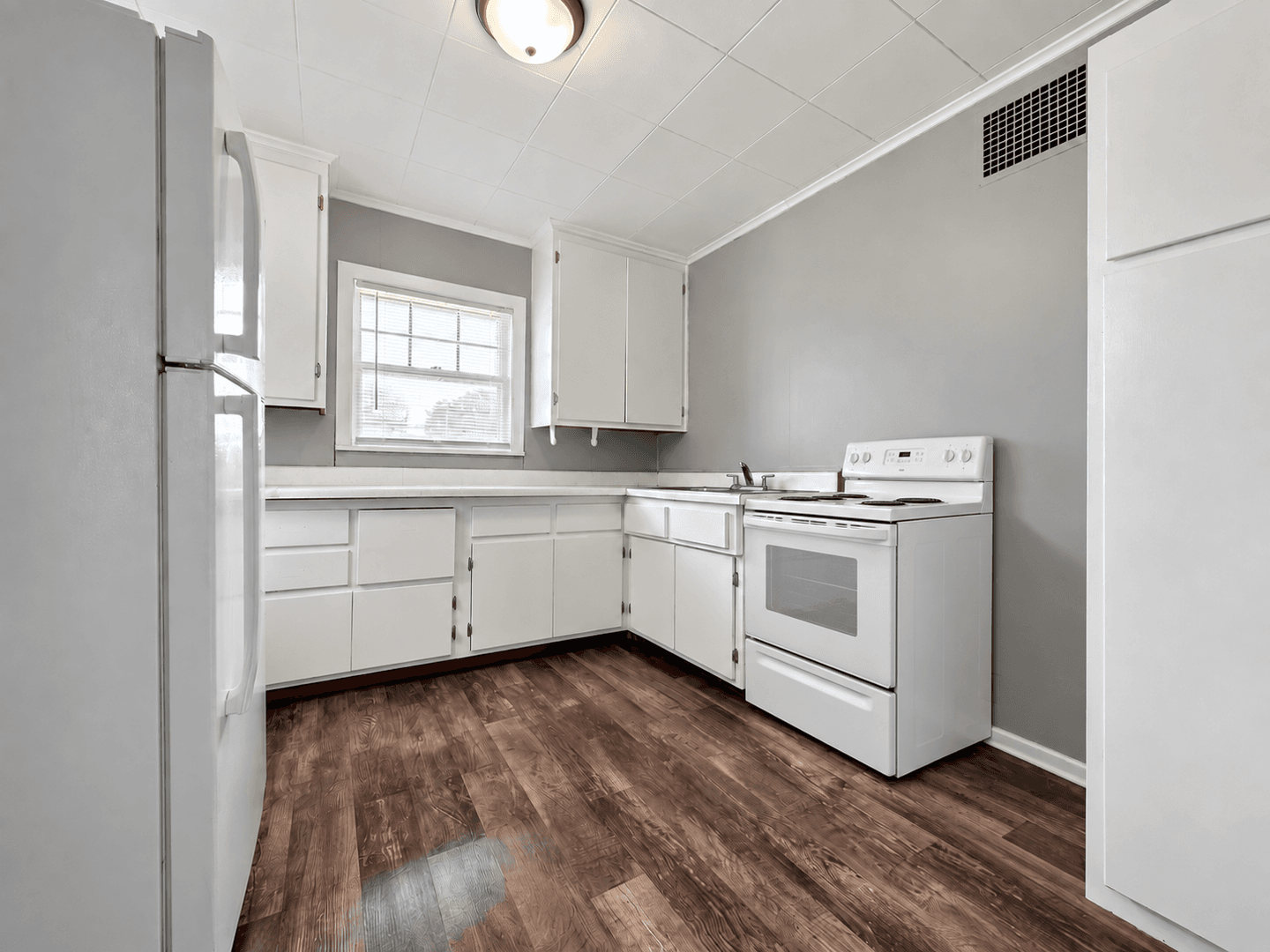 St. Cloud Apartment: 349 6th Ave S