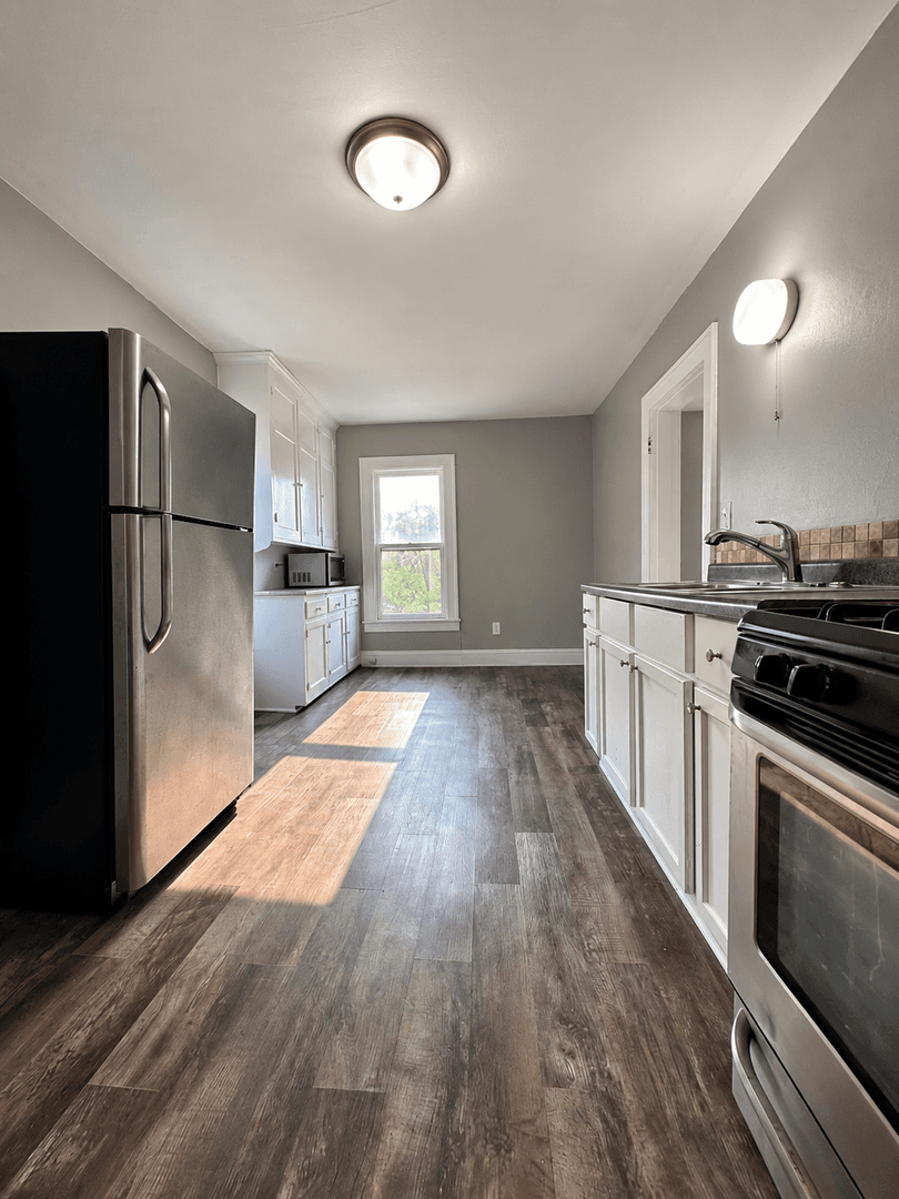 Minneapolis Apartment: 318 27th Ave N
