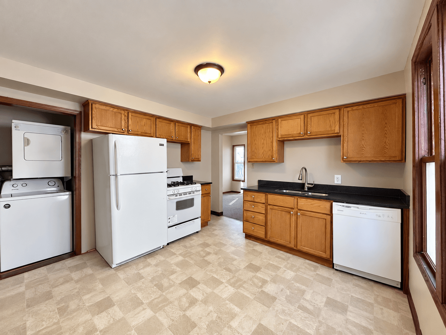 St. Paul House: 598 Rose Ave E