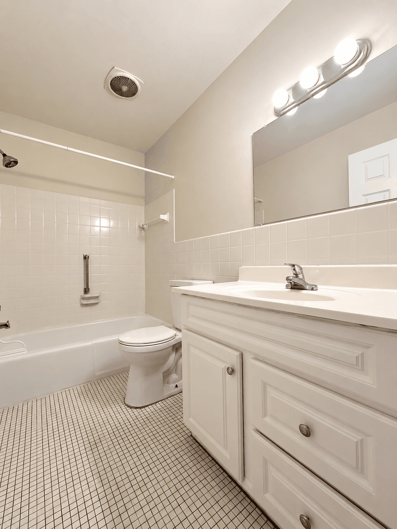 Minneapolis Apartment: 3753 Girard Ave N
