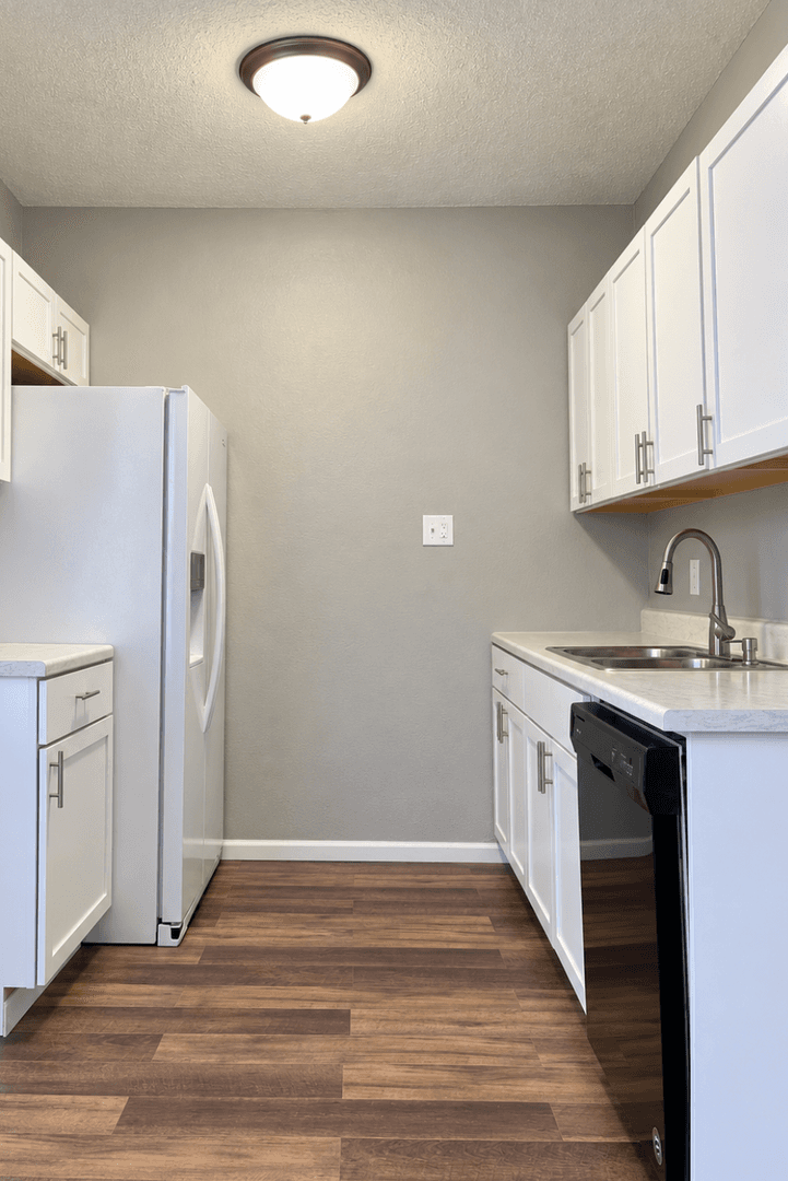 St. Paul Apartment: 1021 Hudson Rd