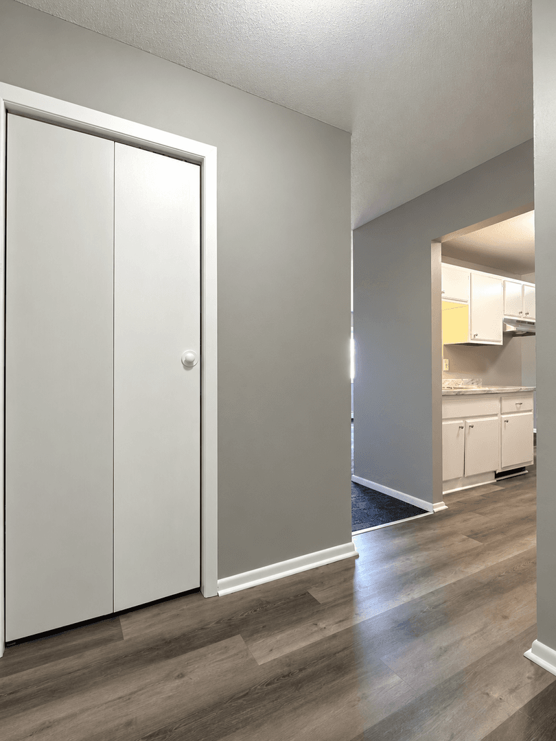 Minneapolis Apartment: 3753 Girard Ave N