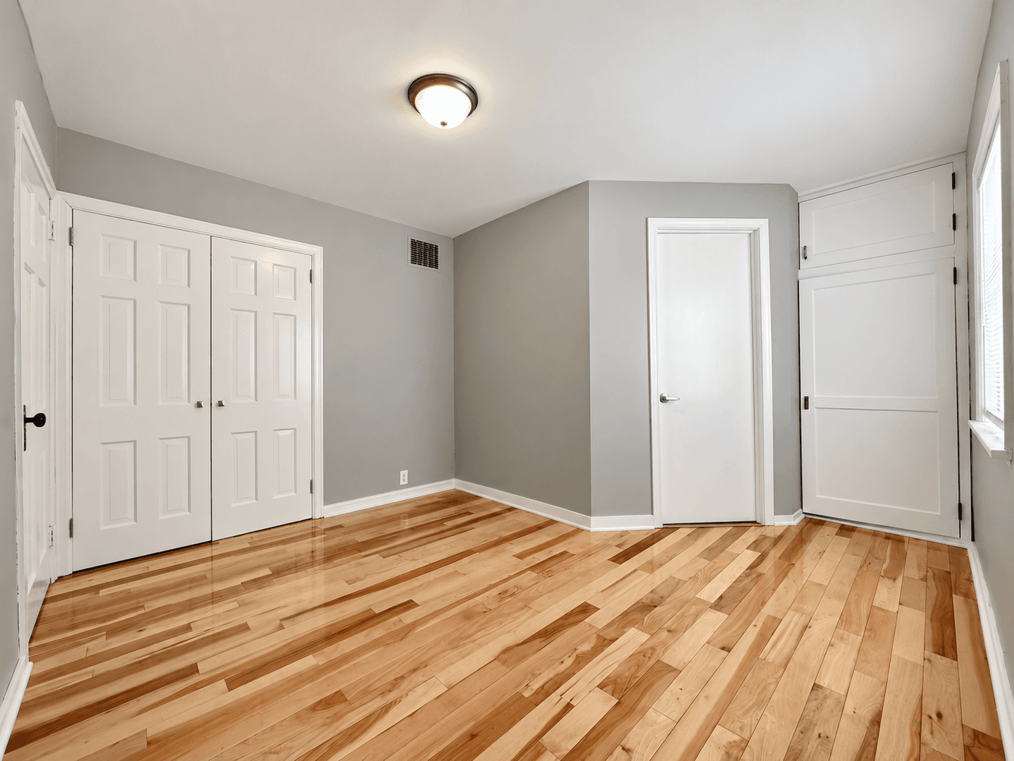St. Cloud Apartment: 349 6th Ave S