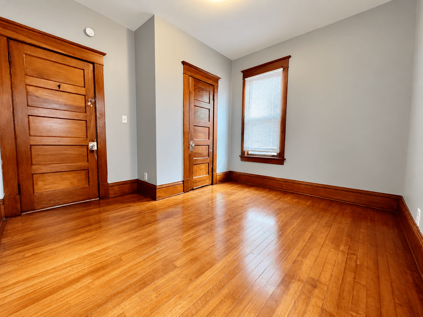 St. Paul Apartment: 884 Margaret St E