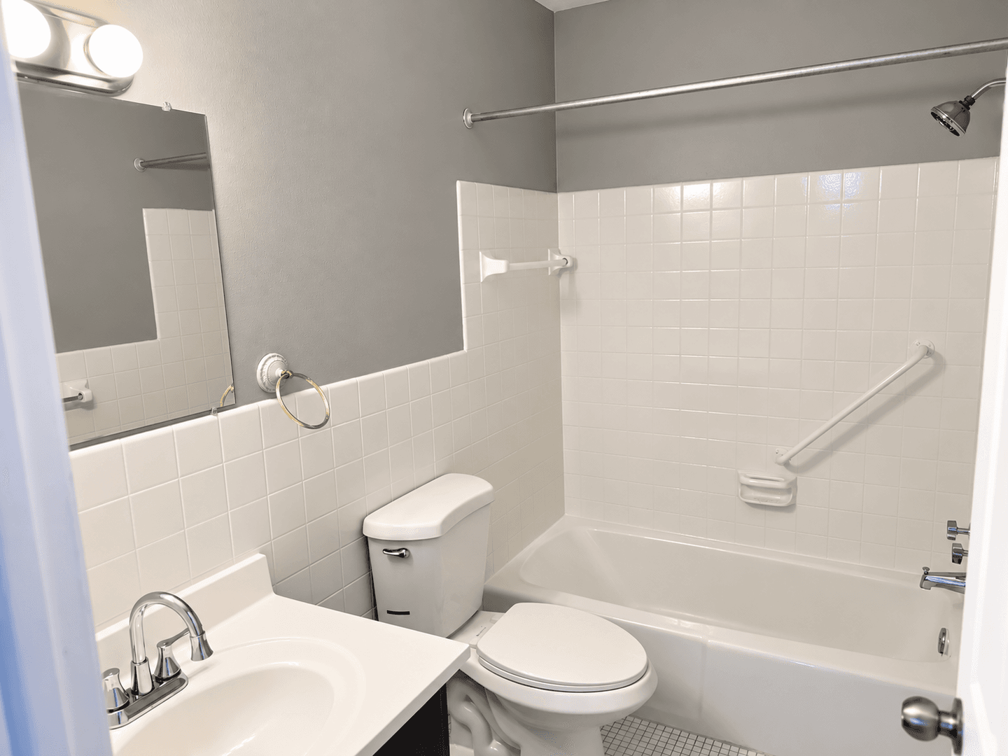 Minneapolis Apartment: 3753 Girard Ave N
