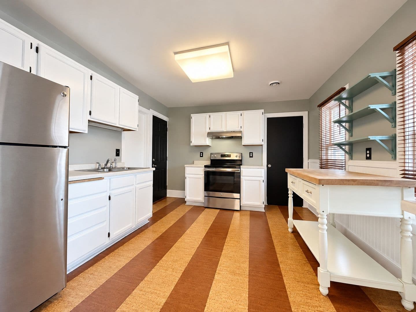 Minneapolis Apartment: 2121 11th Ave S
