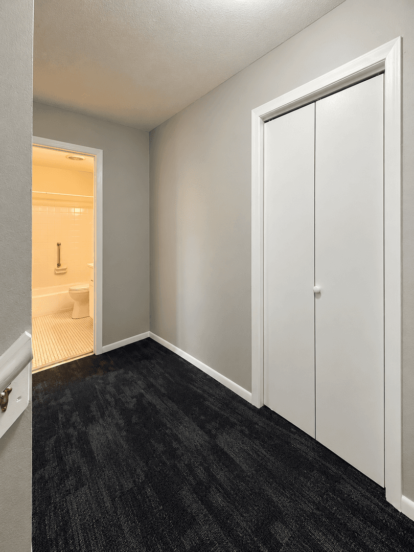 Minneapolis Apartment: 3753 Girard Ave N