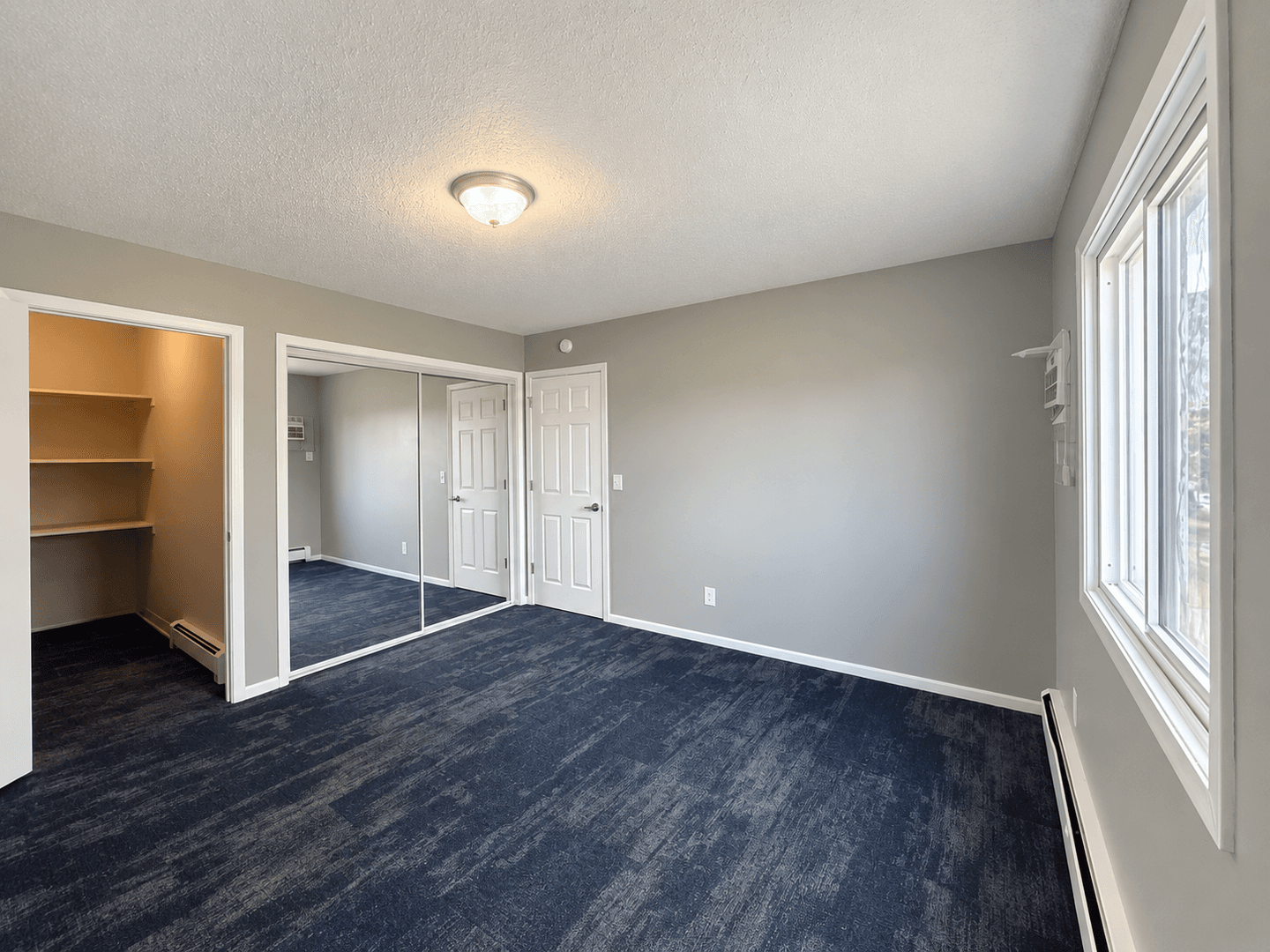 Minneapolis Apartment: 3753 Girard Ave N