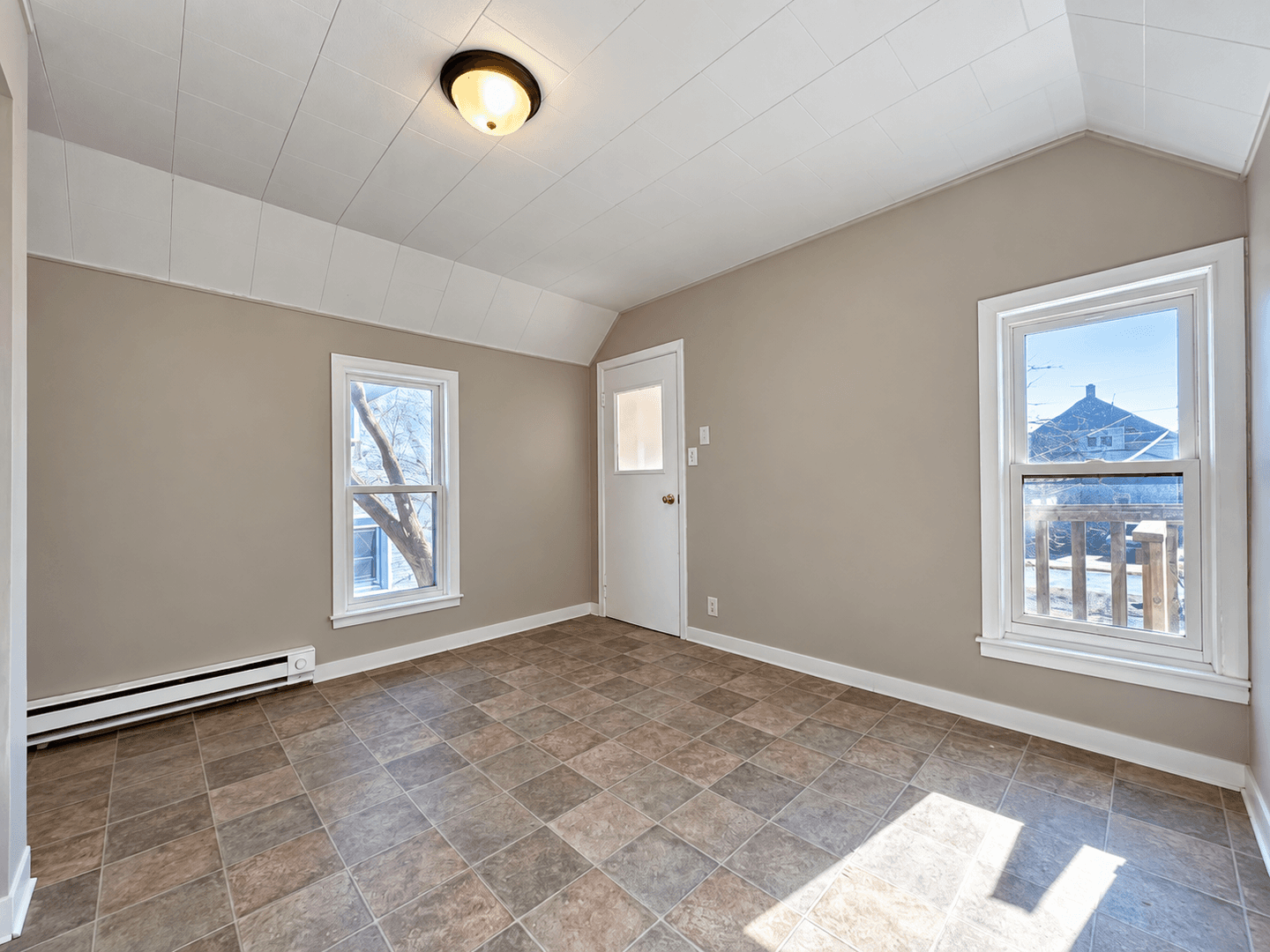 St. Paul House: 598 Rose Ave E