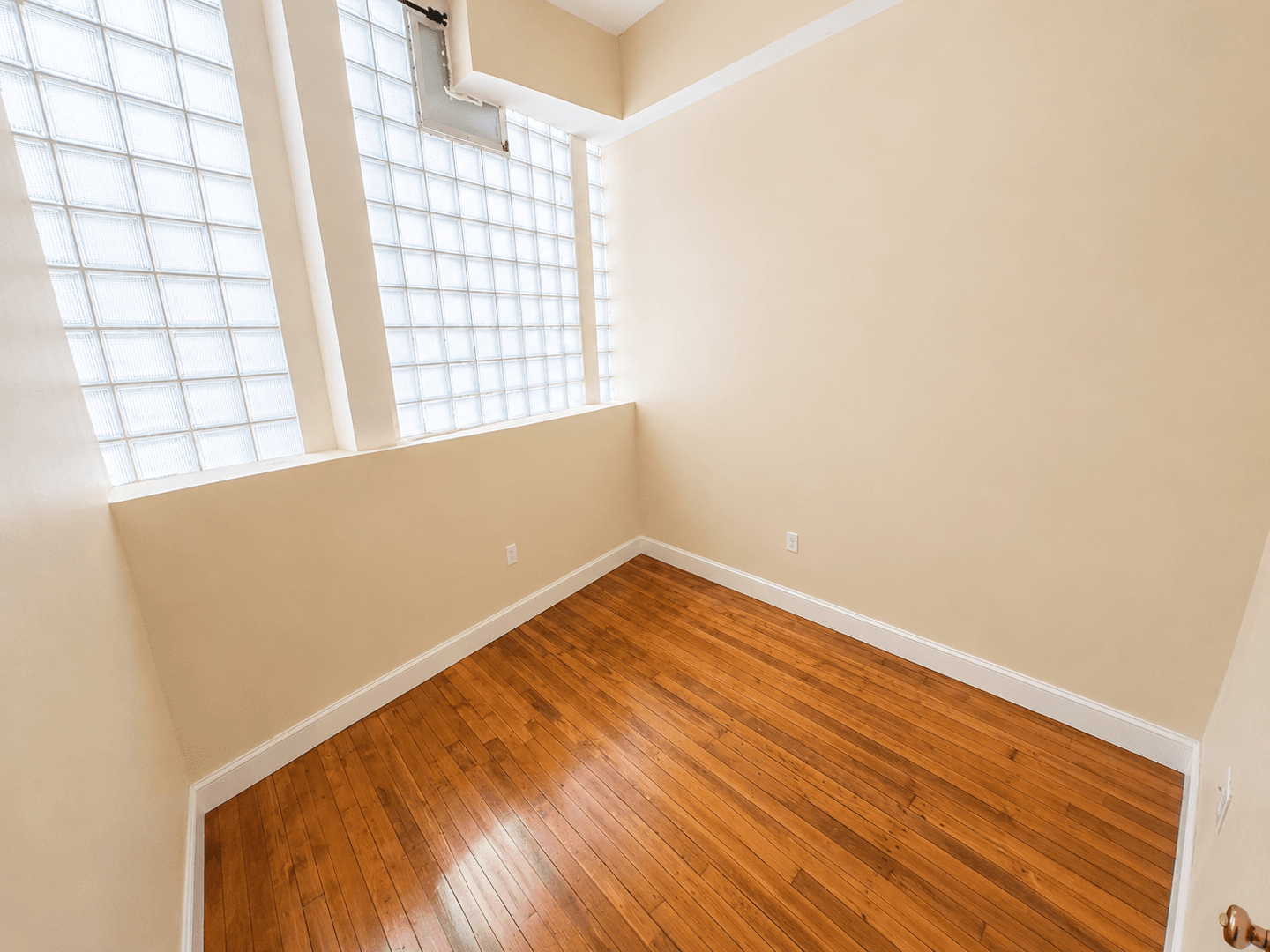 Waterbury Apartment: 105 Bank St