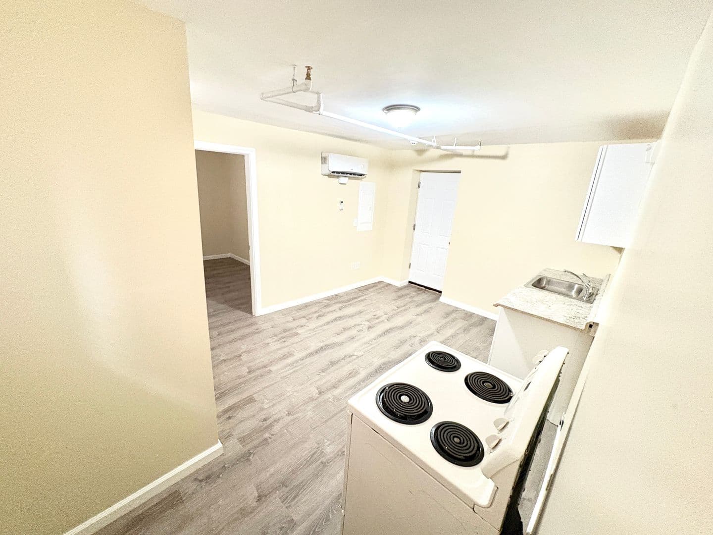 Waterbury Apartment: 133 West Main St
