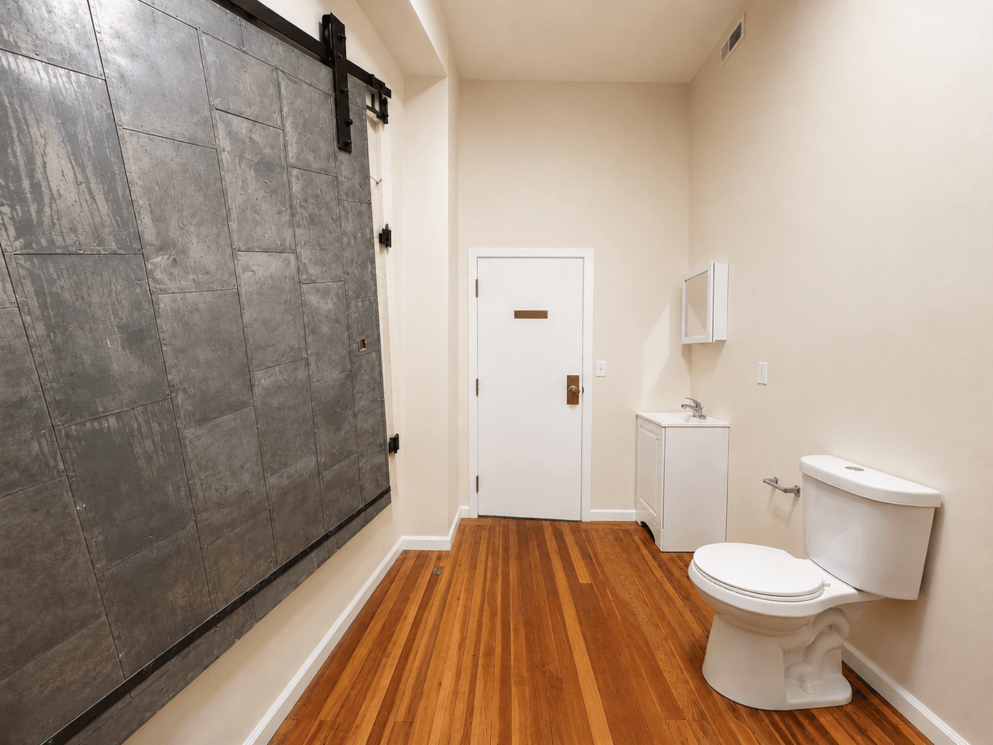 Waterbury Apartment: 105 Bank St