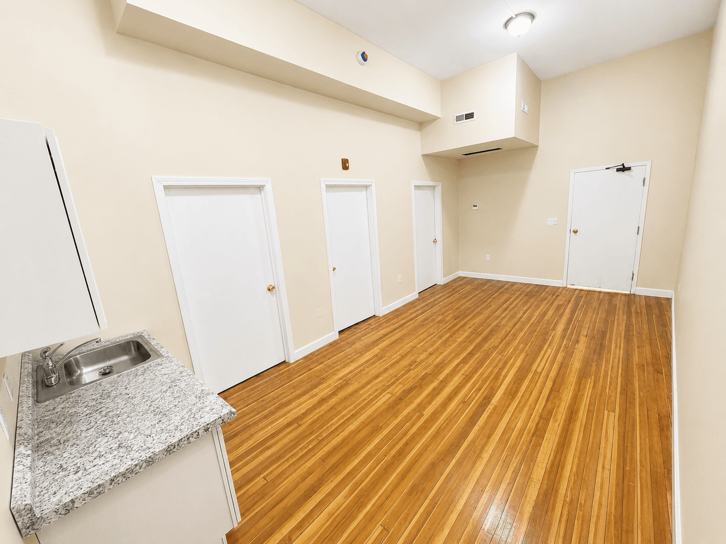 Waterbury Apartment: 105 Bank St