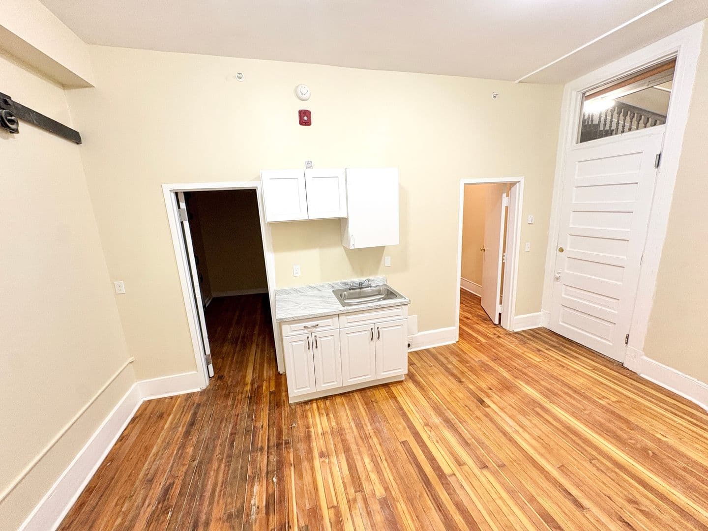 Waterbury Apartment: 105 Bank St