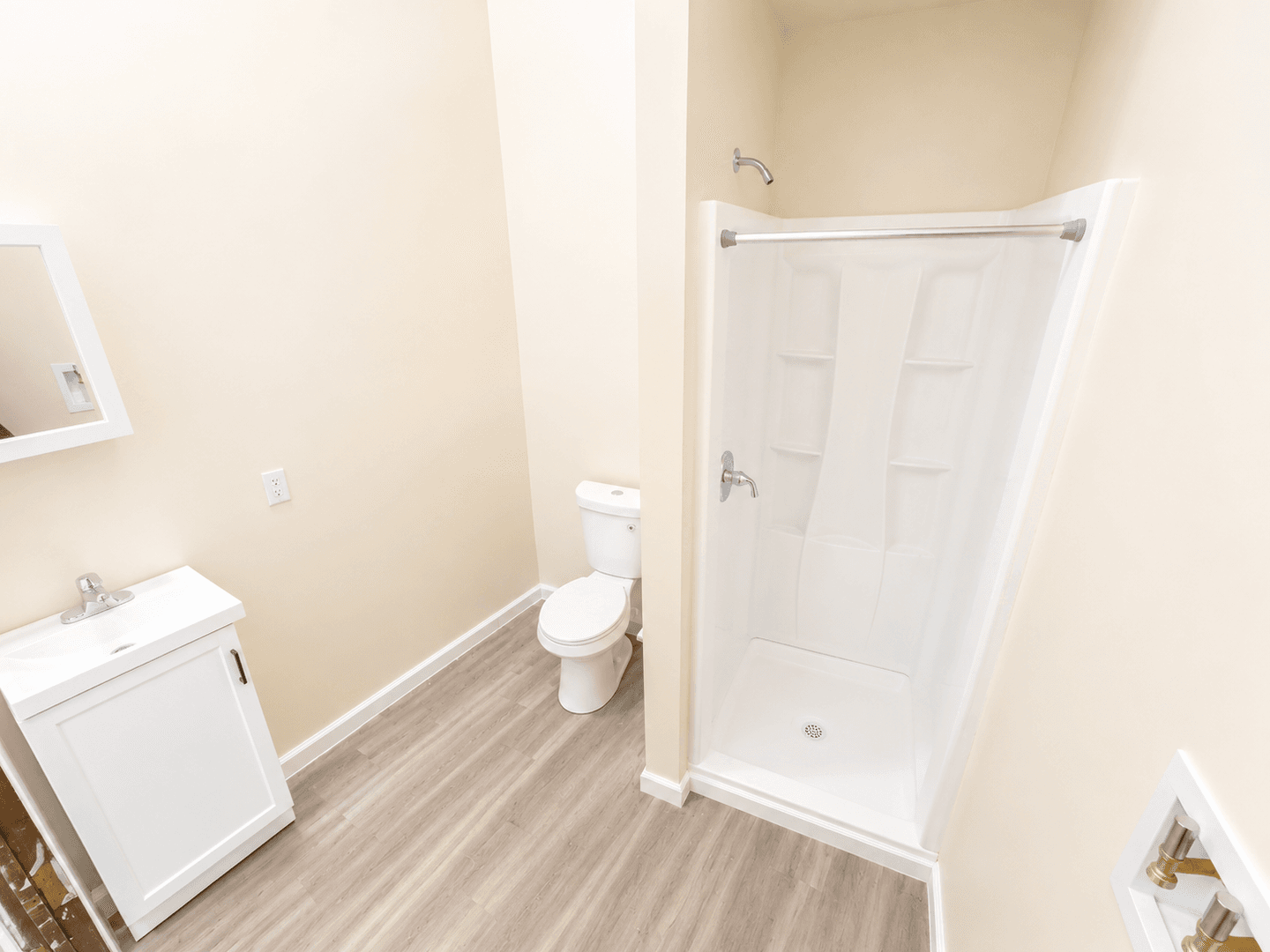 Waterbury Apartment: 105 Bank St