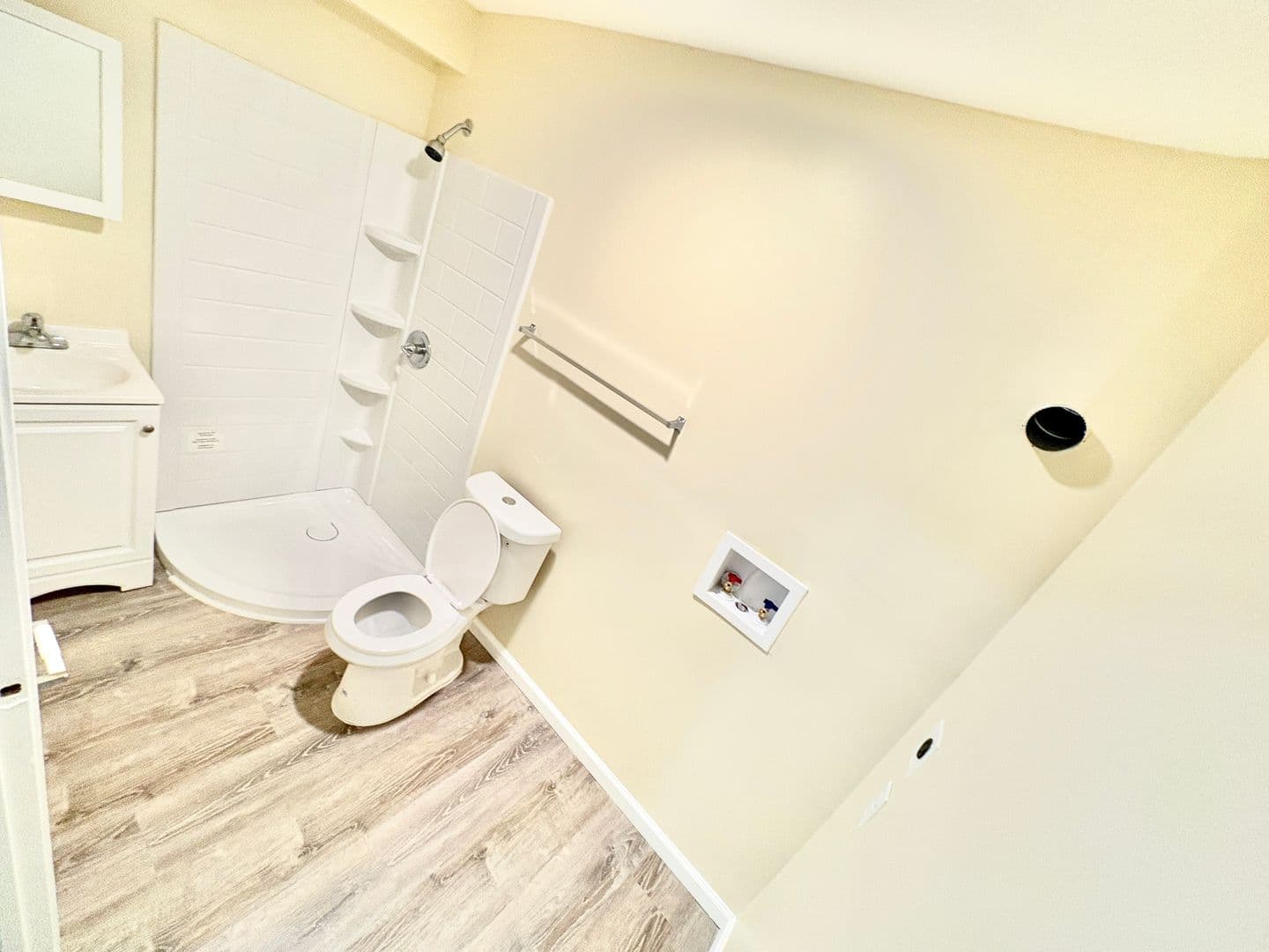 Waterbury Apartment: 133 West Main St