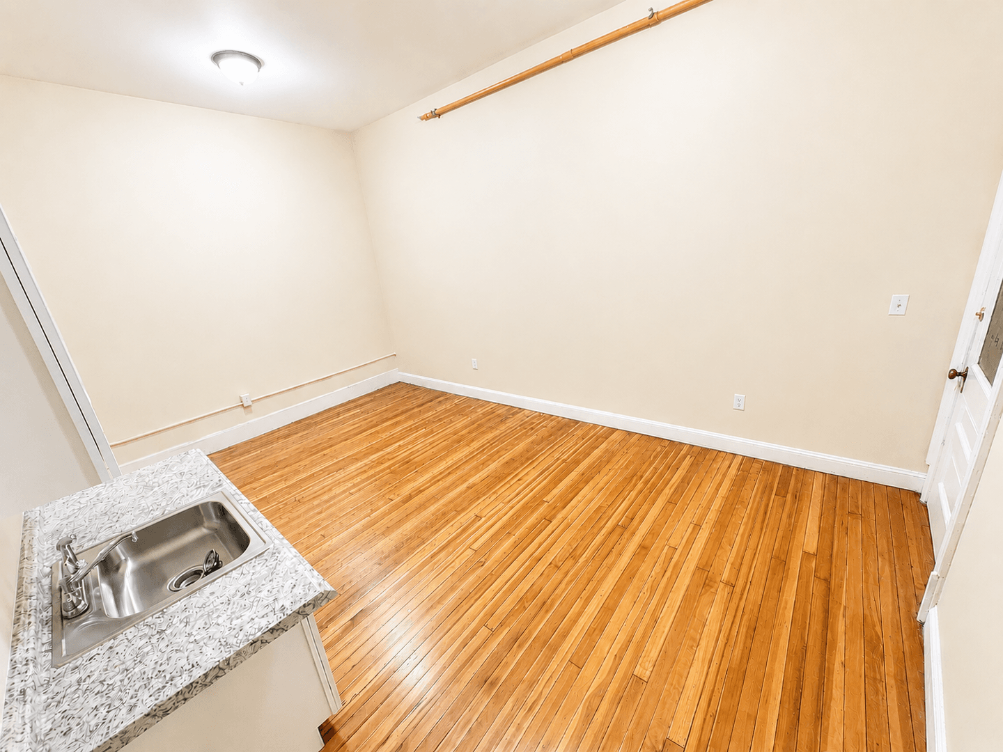 Waterbury Apartment: 105 Bank St
