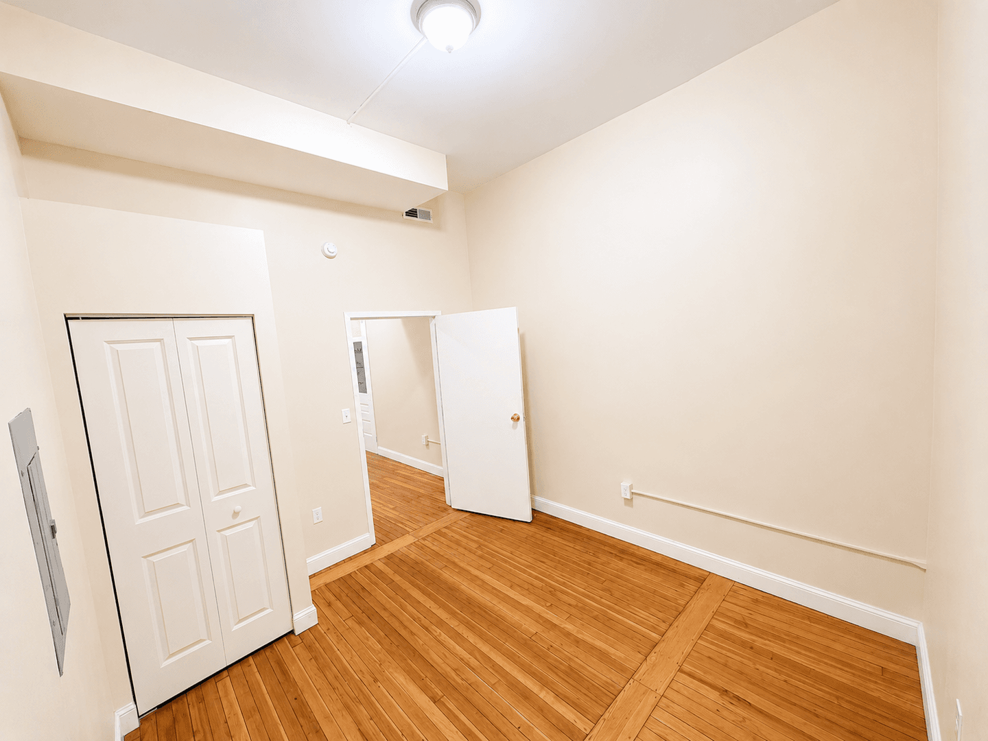 Waterbury Apartment: 105 Bank St