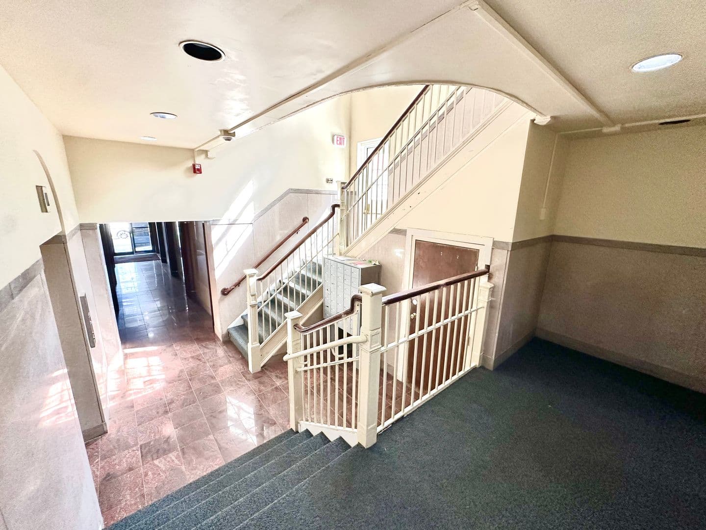 Waterbury Apartment: 133 West Main St