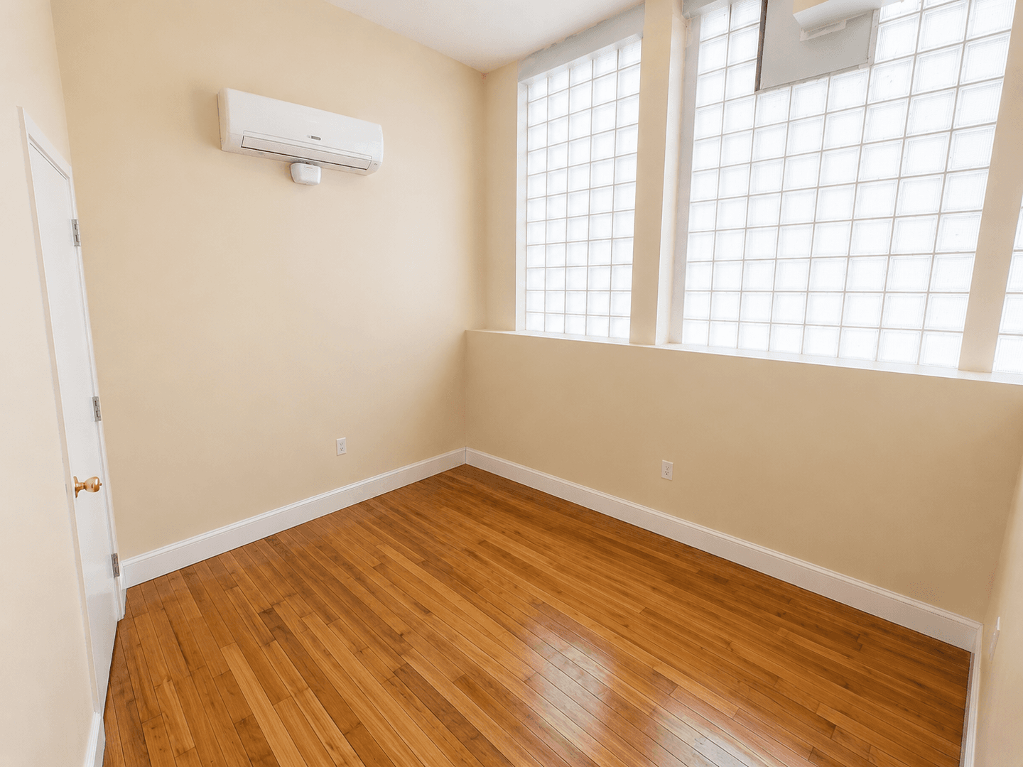 Waterbury Apartment: 105 Bank St