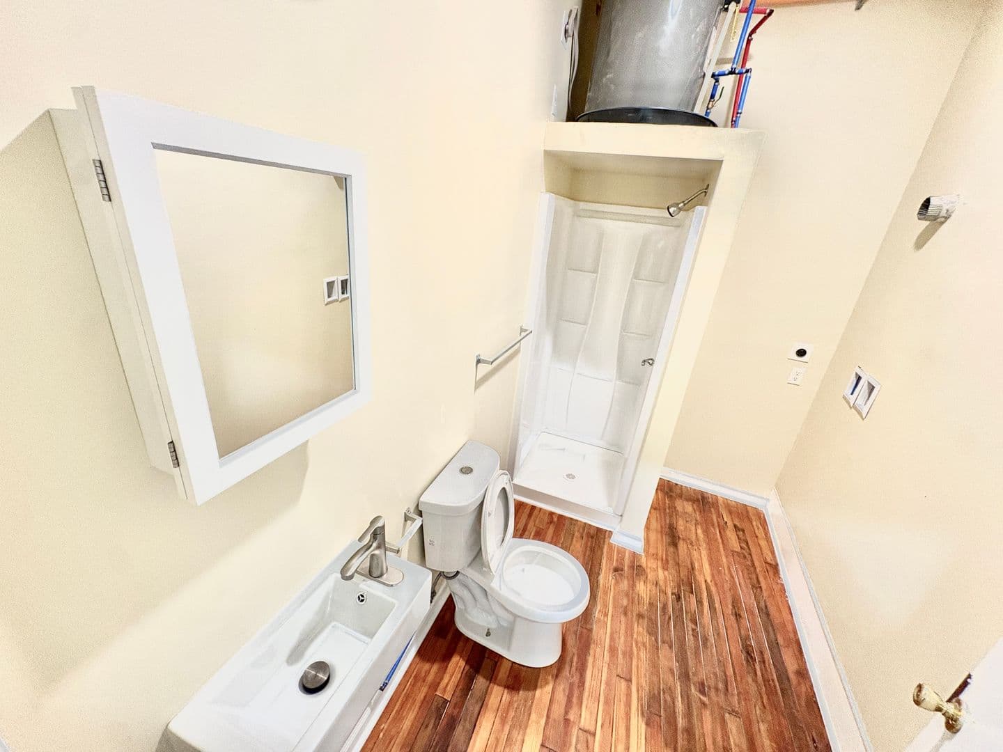 Waterbury Apartment: 105 Bank St