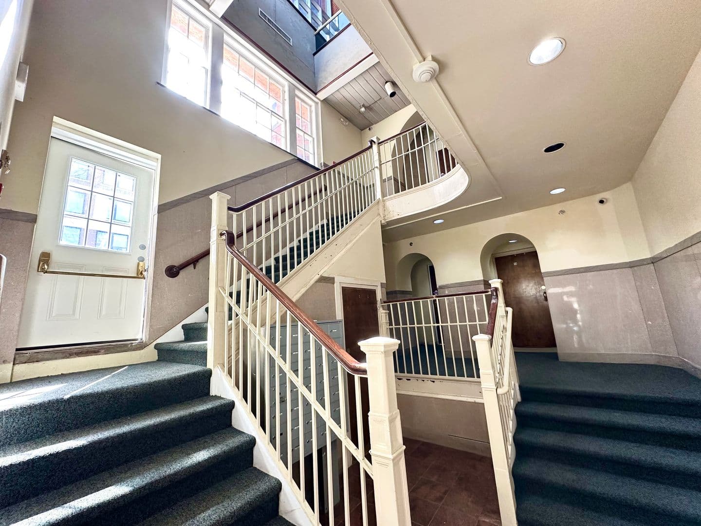 Waterbury Apartment: 133 West Main St
