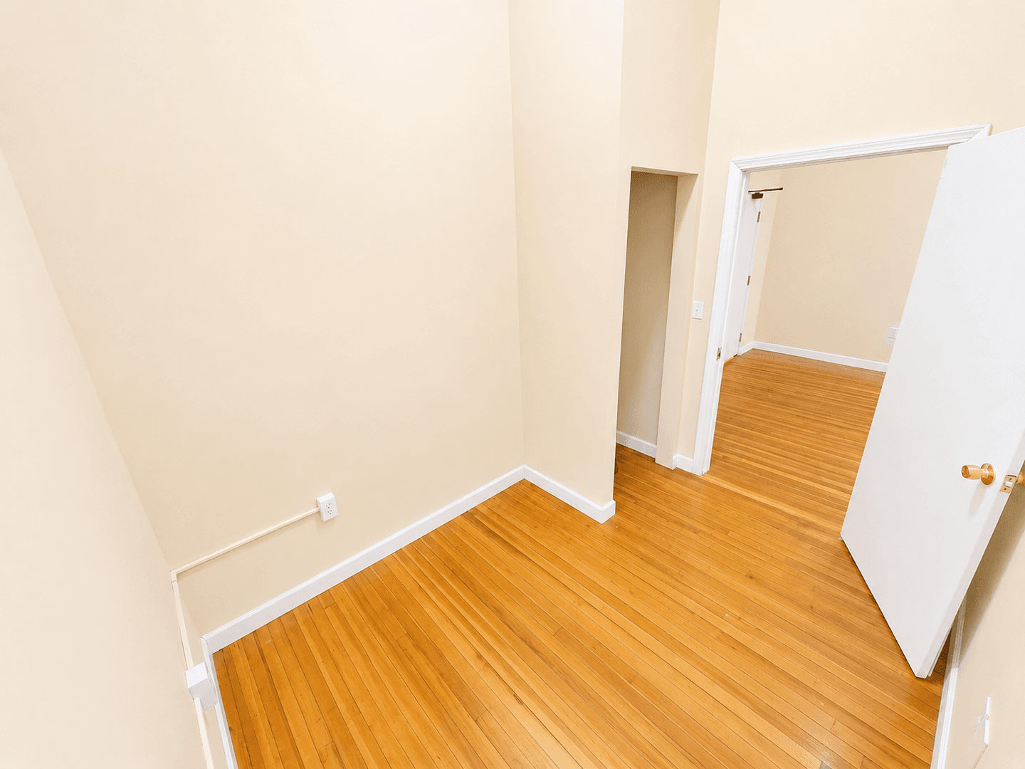 Waterbury Apartment: 105 Bank St