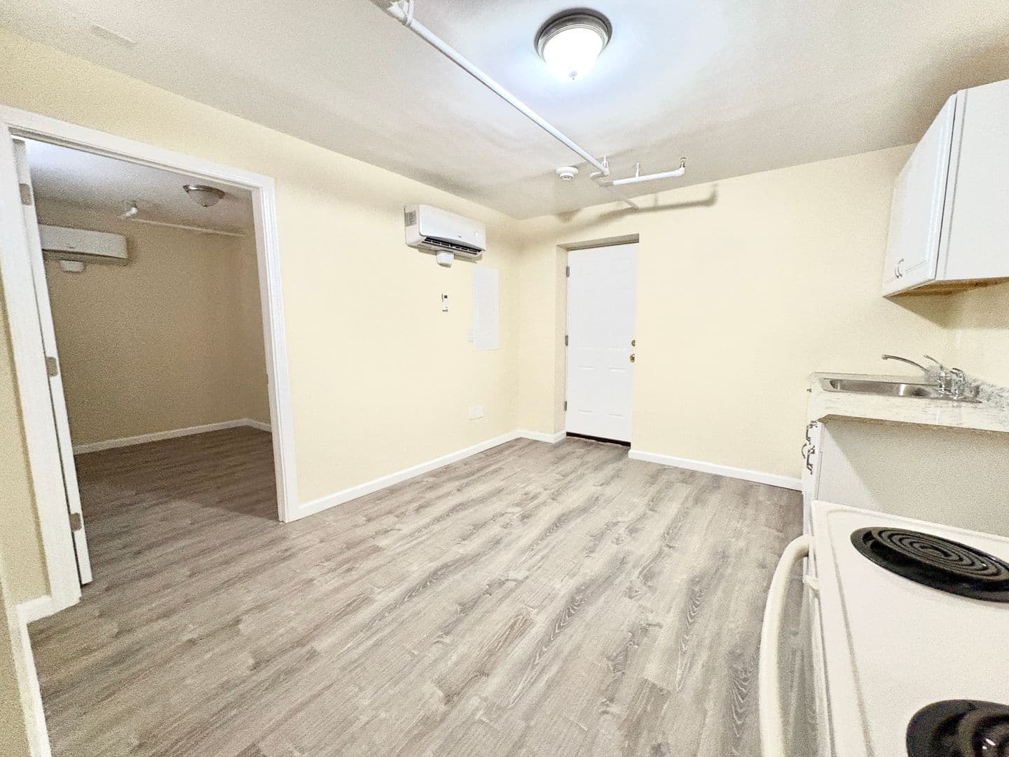 Waterbury Apartment: 133 West Main St