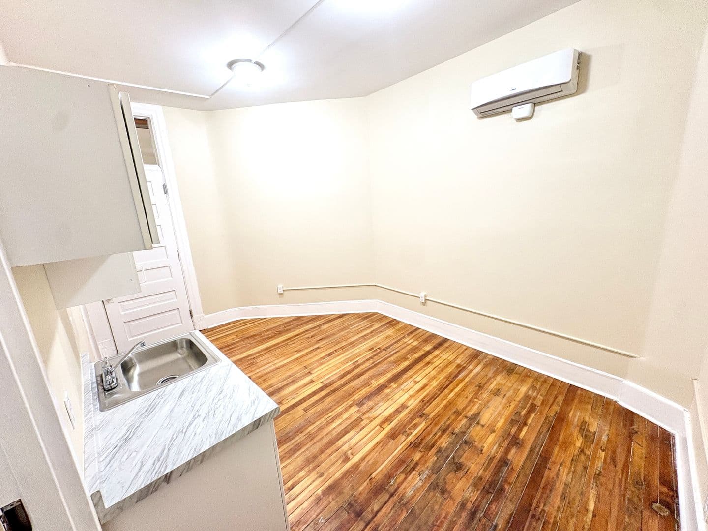 Waterbury Apartment: 105 Bank St