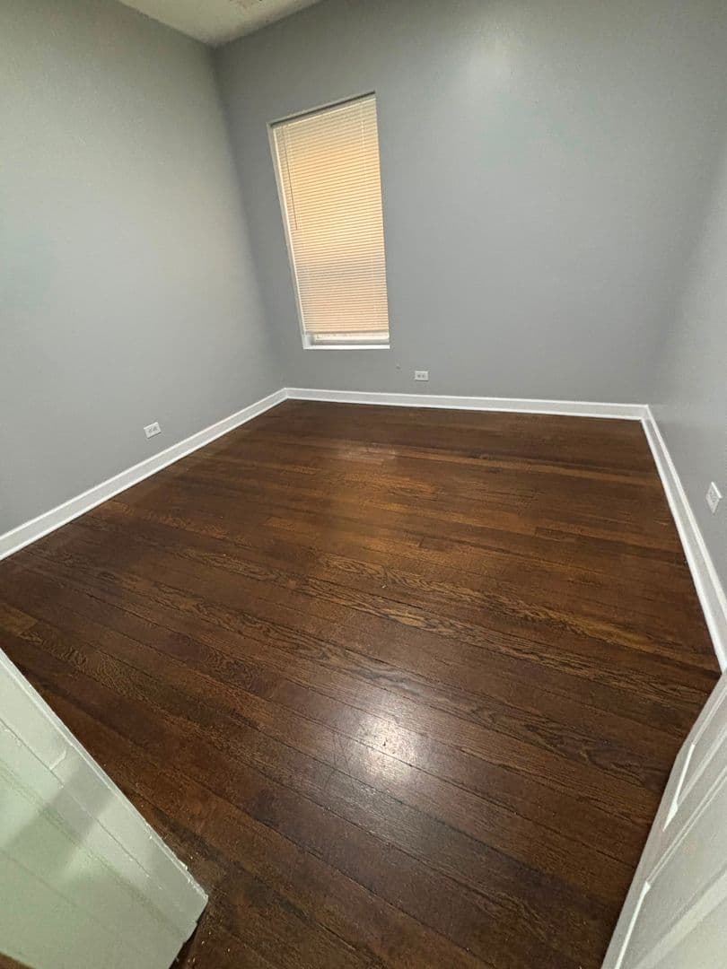 Chicago Apartment: 702-704 E 50th Pl