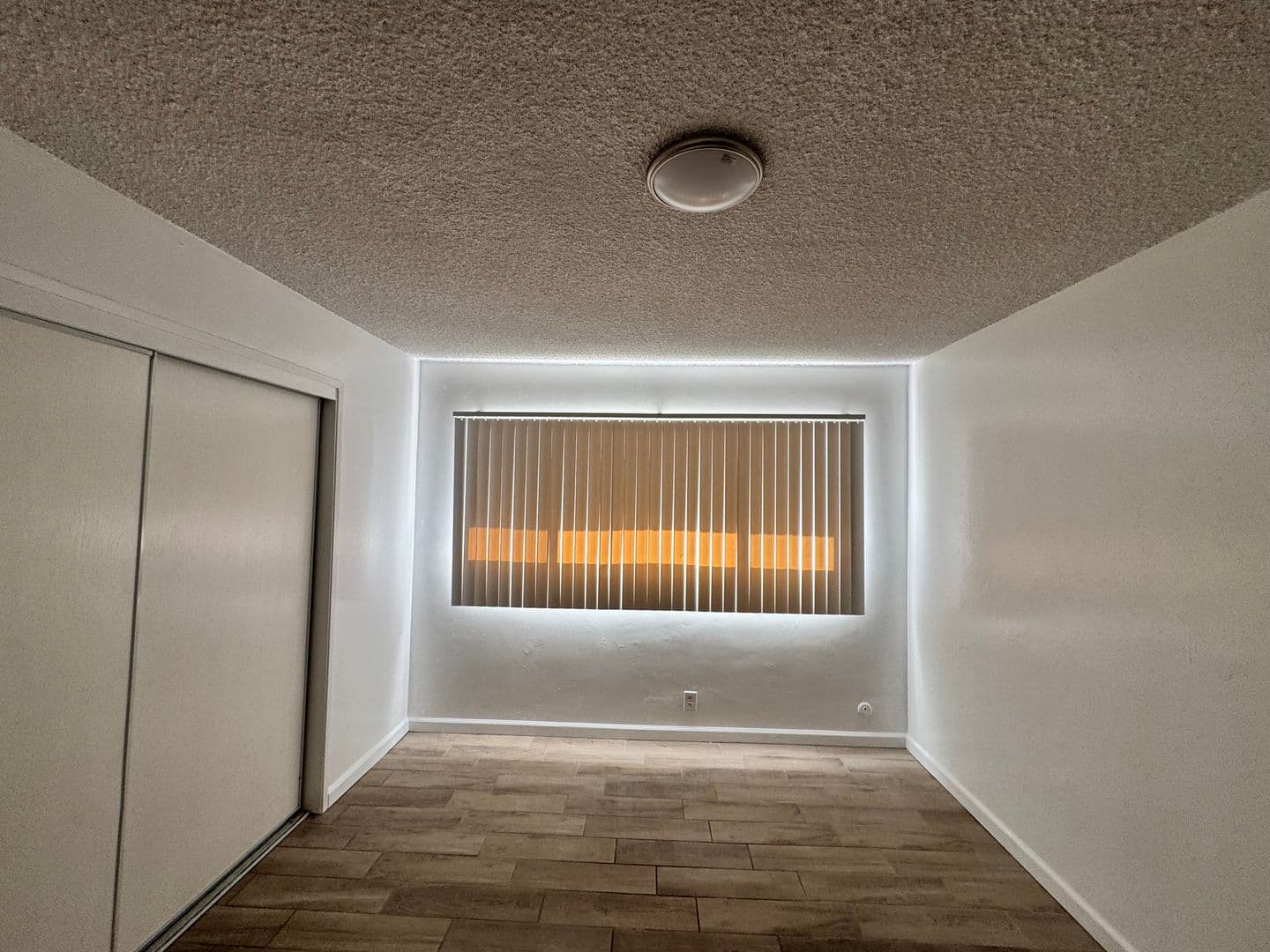 Bakersfield Apartment: 3920-3932 Christmas Tree Ln