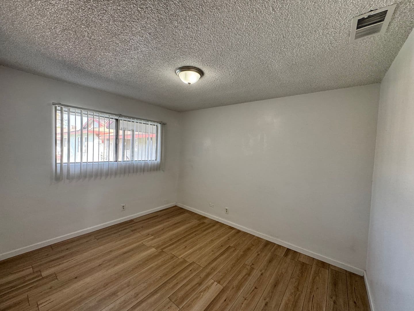 Bakersfield Apartment: 2121 Park Way