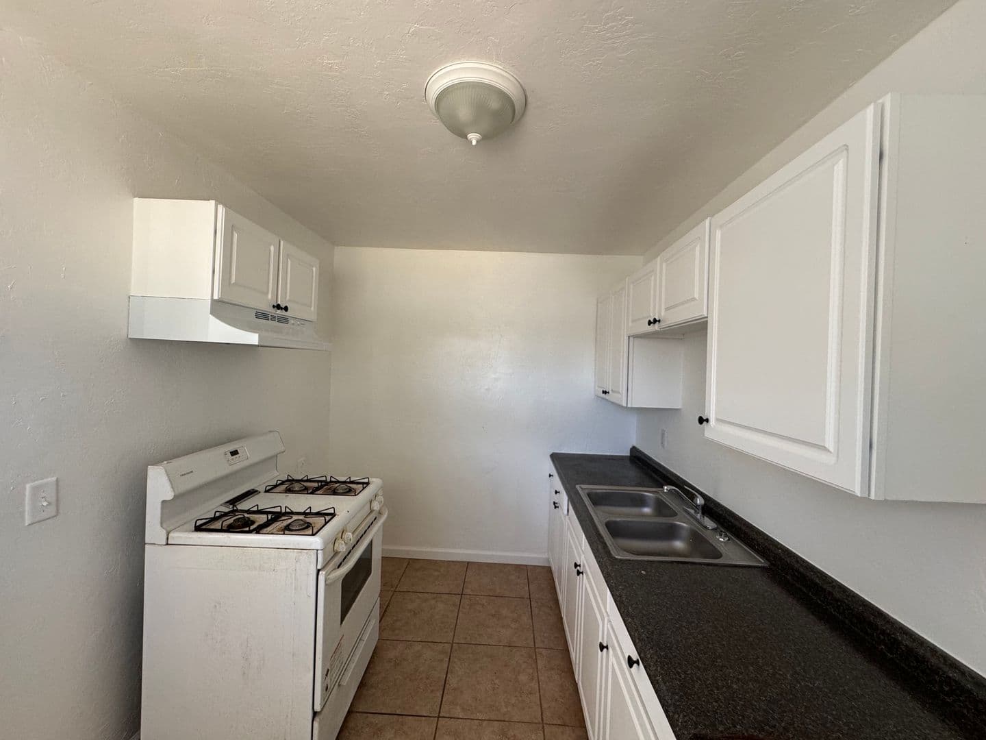 Bakersfield Apartment: 313-315 Beardsley Ave