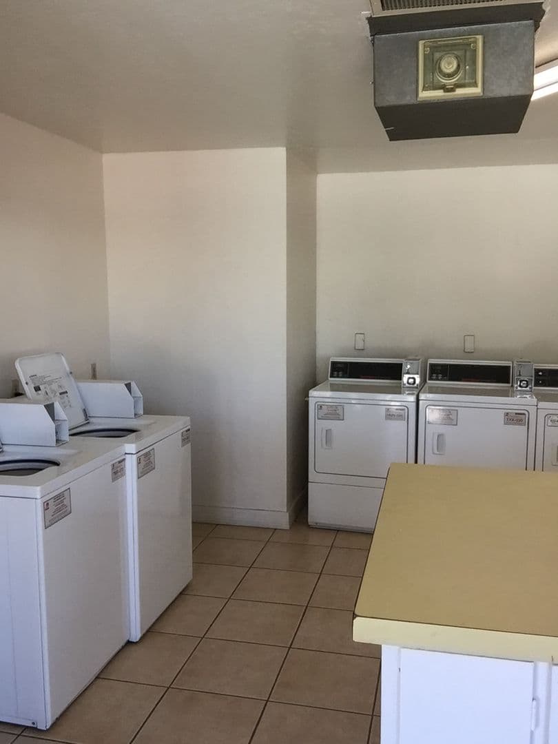 Bakersfield Apartment: 1101 Oleander Ave